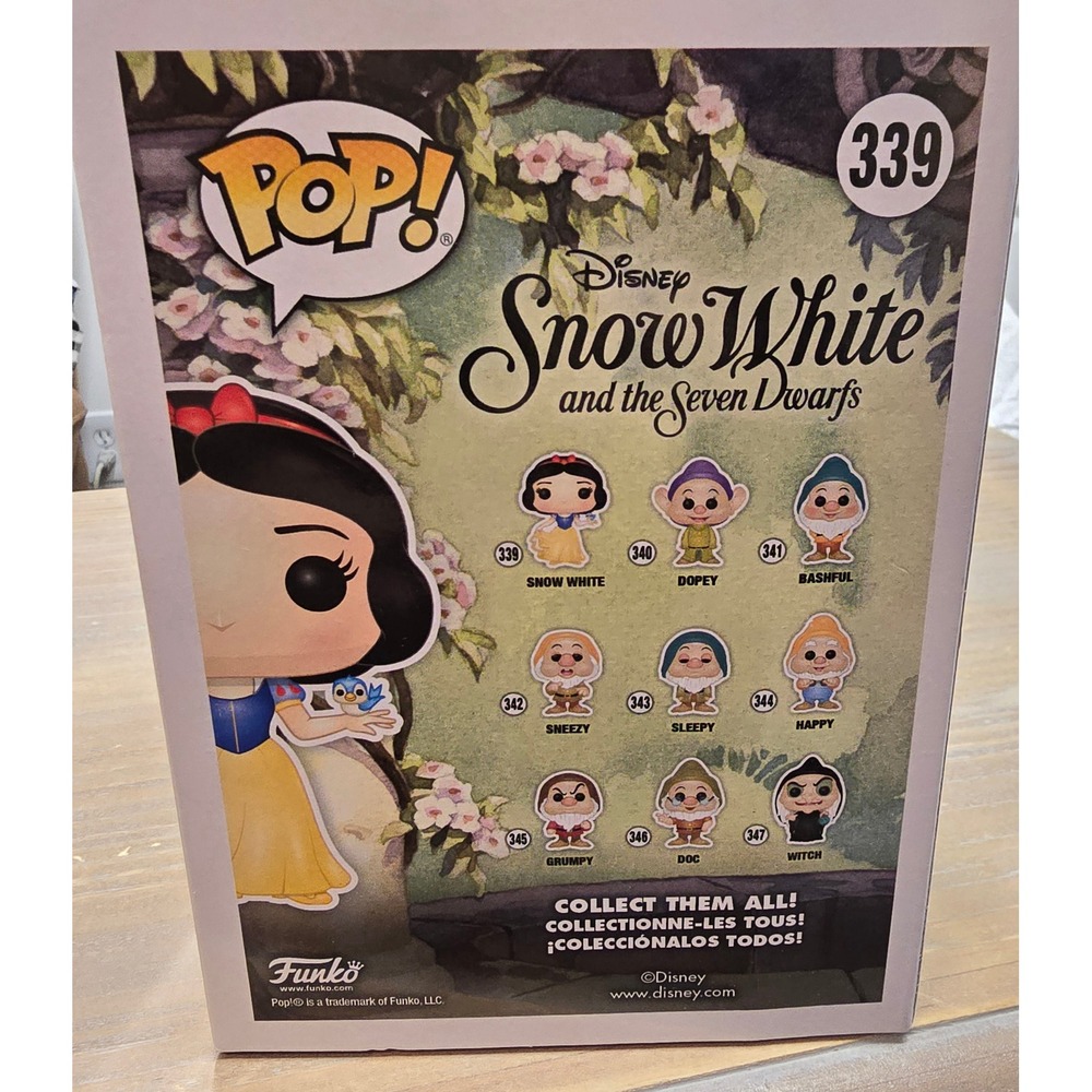 Funko Pop Disney Snow White Vinyl Figure 339 Classic Princess Collectible